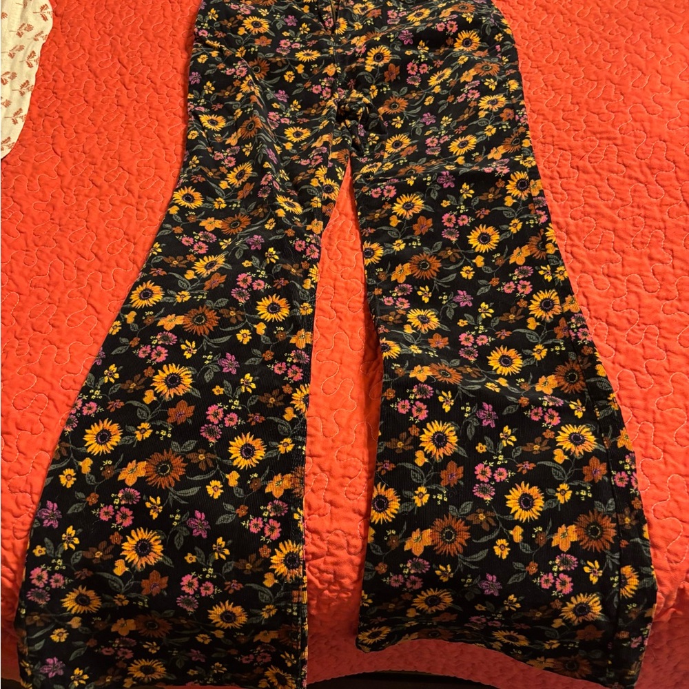 Wrangler High Rise Fierce Flare new with Tag Floral Corderoy